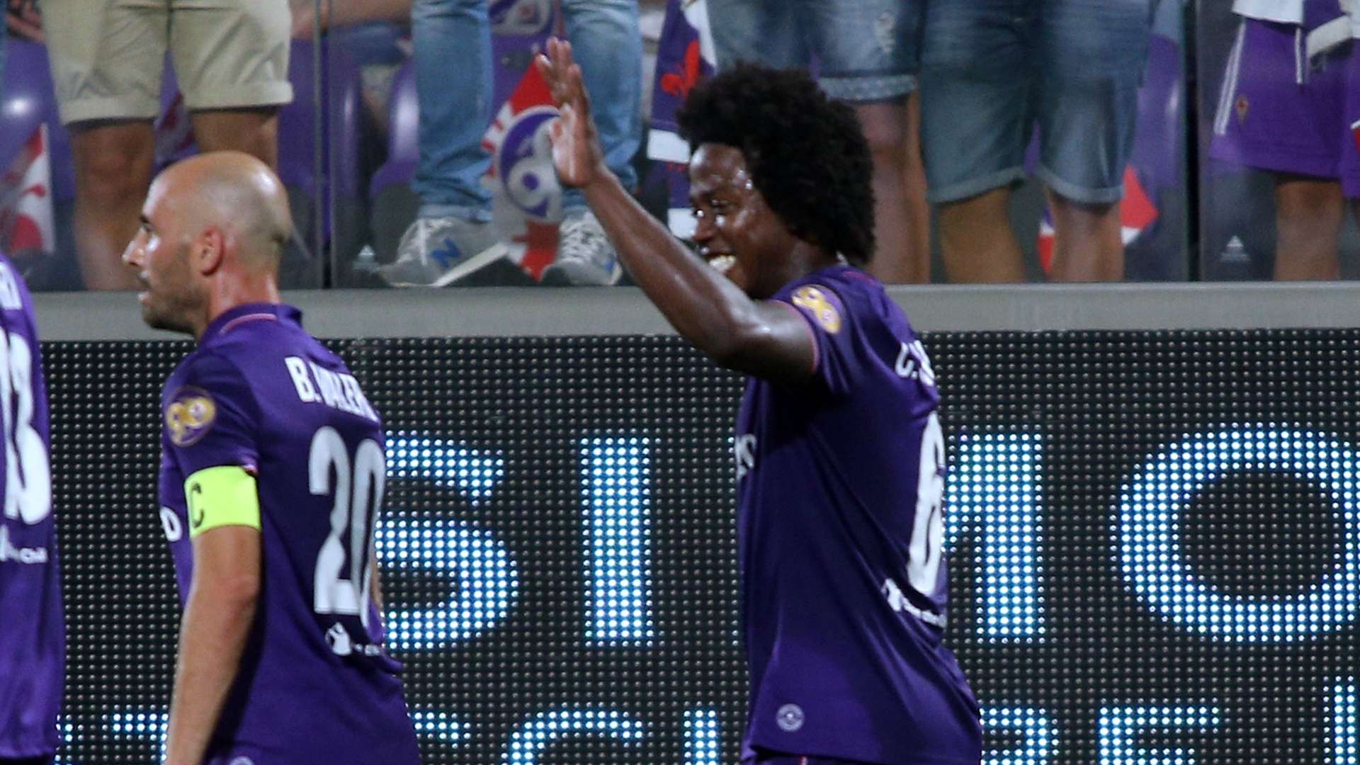Carlos Sanchez celebrates his scoring Fiorentina-Chievo Serie A 28082016