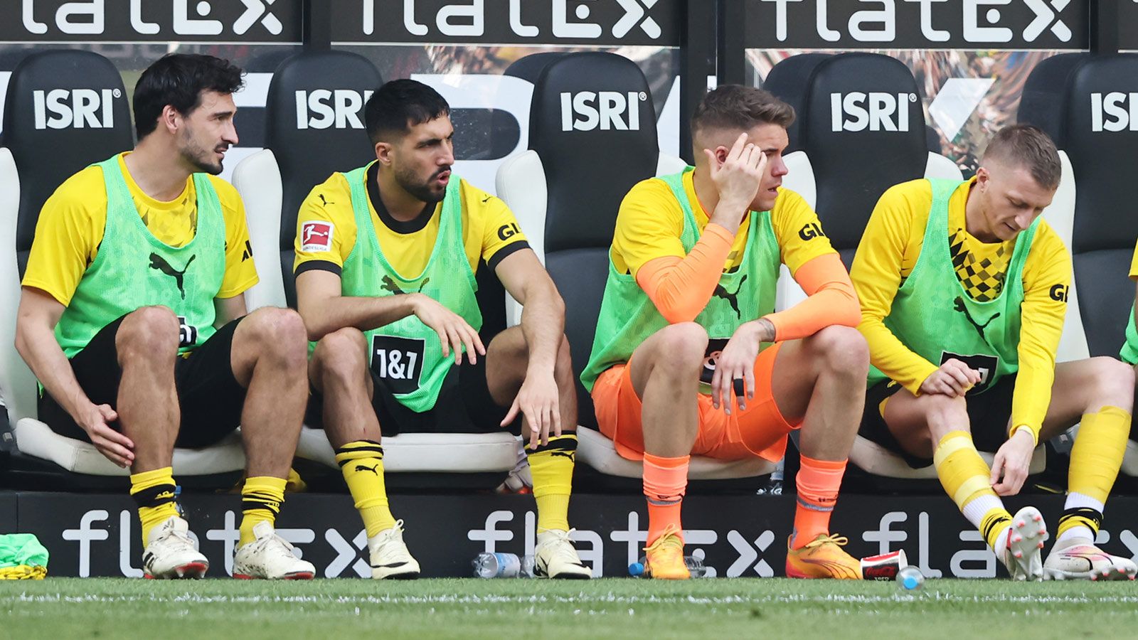 BORUSSIA DORTMUND BENCH MARCO REUS