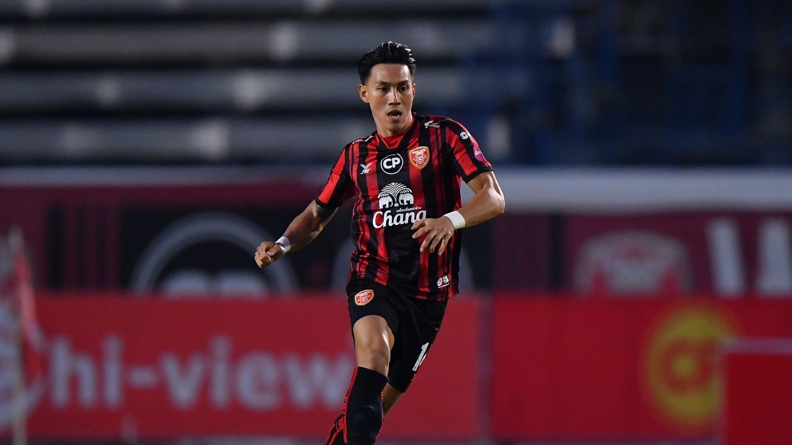 ธีรเทพ วิโนทัย