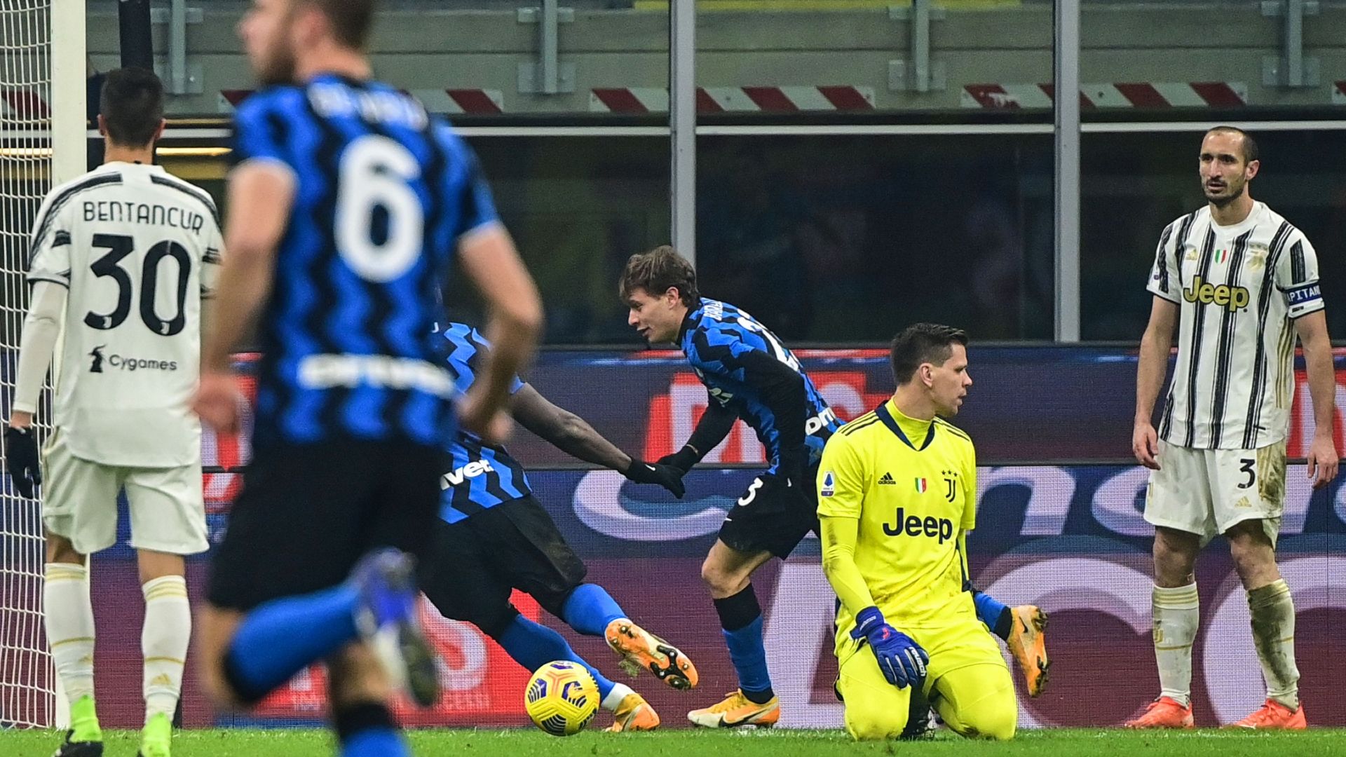 Barella celebration Inter Juventus 2020 2021