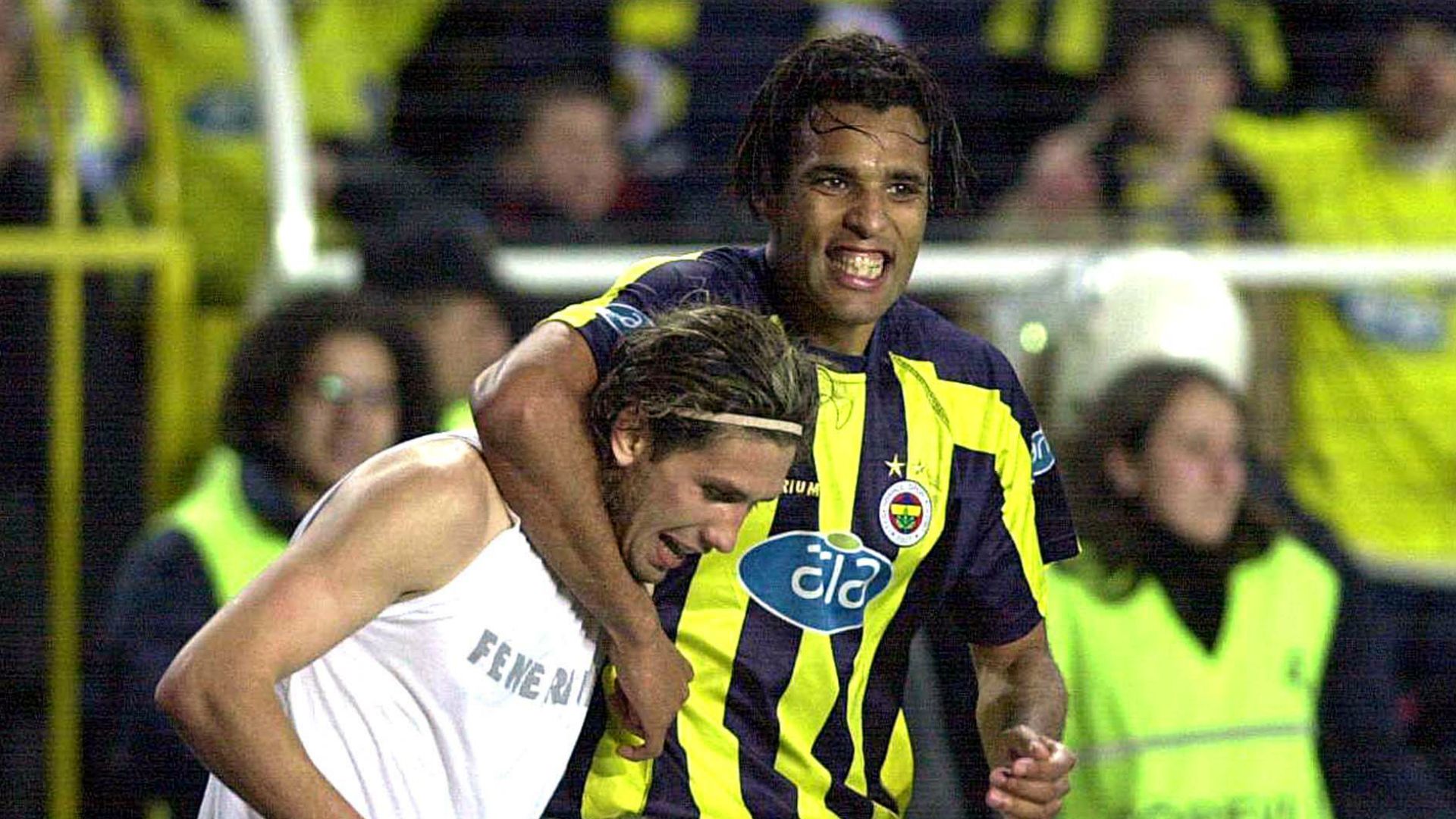 Mehmet Yozgatli Pierre van Hooijdonk Fenerbahce 2004