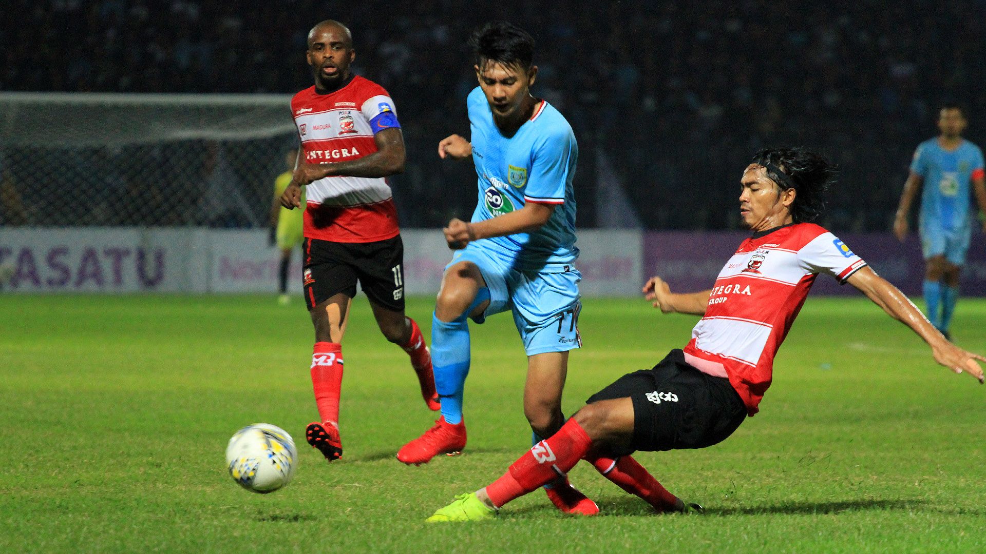 Malik Risaldi - Persela Lamongan & Andik Rendika Rama - Madura United