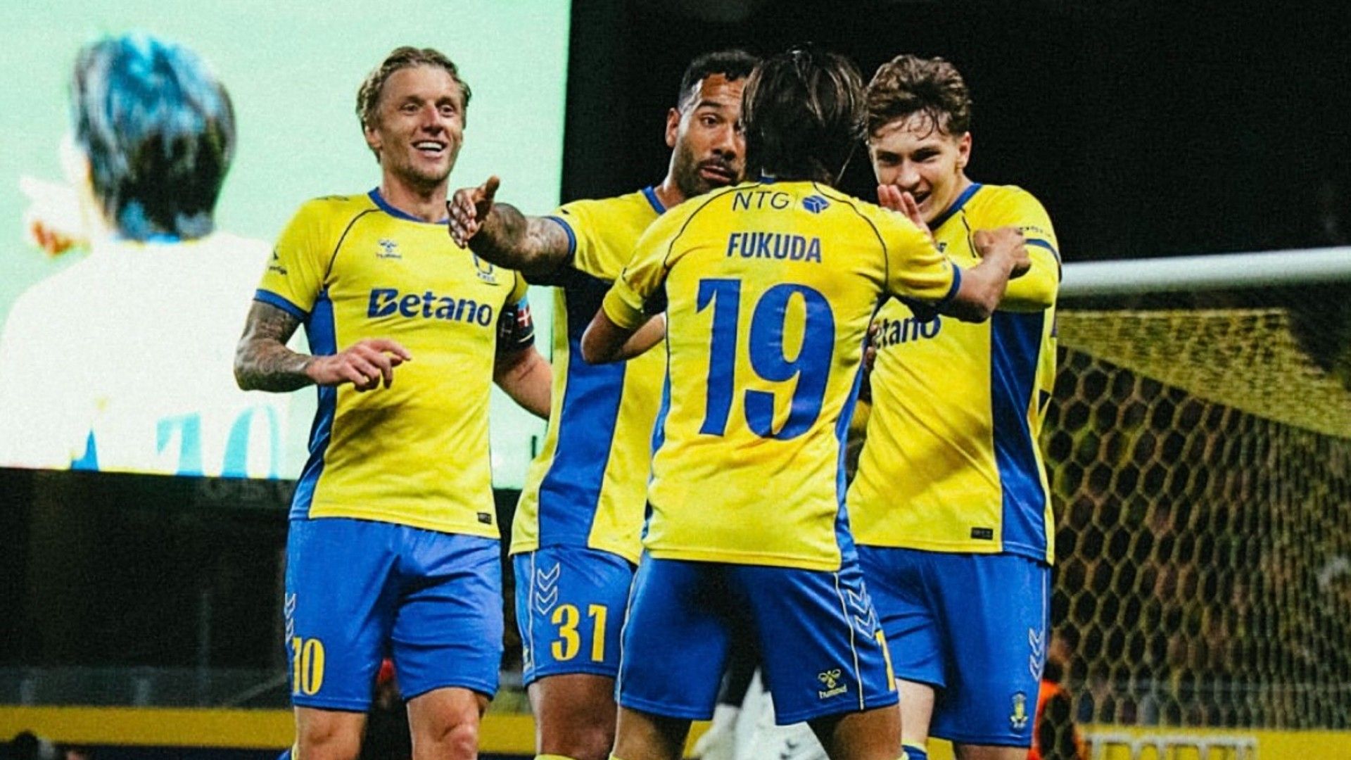 20251224-danish-superliga-brondby-sho-fukuda-team-mates