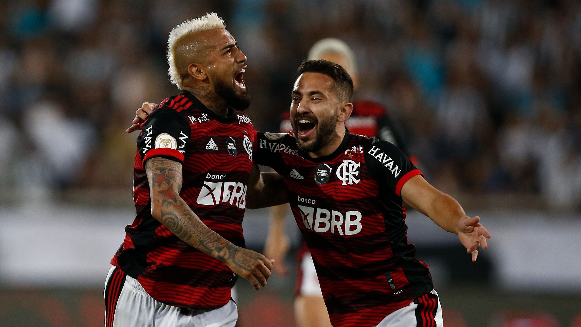 Arturo Vidal Everton Ribeiro Flamengo