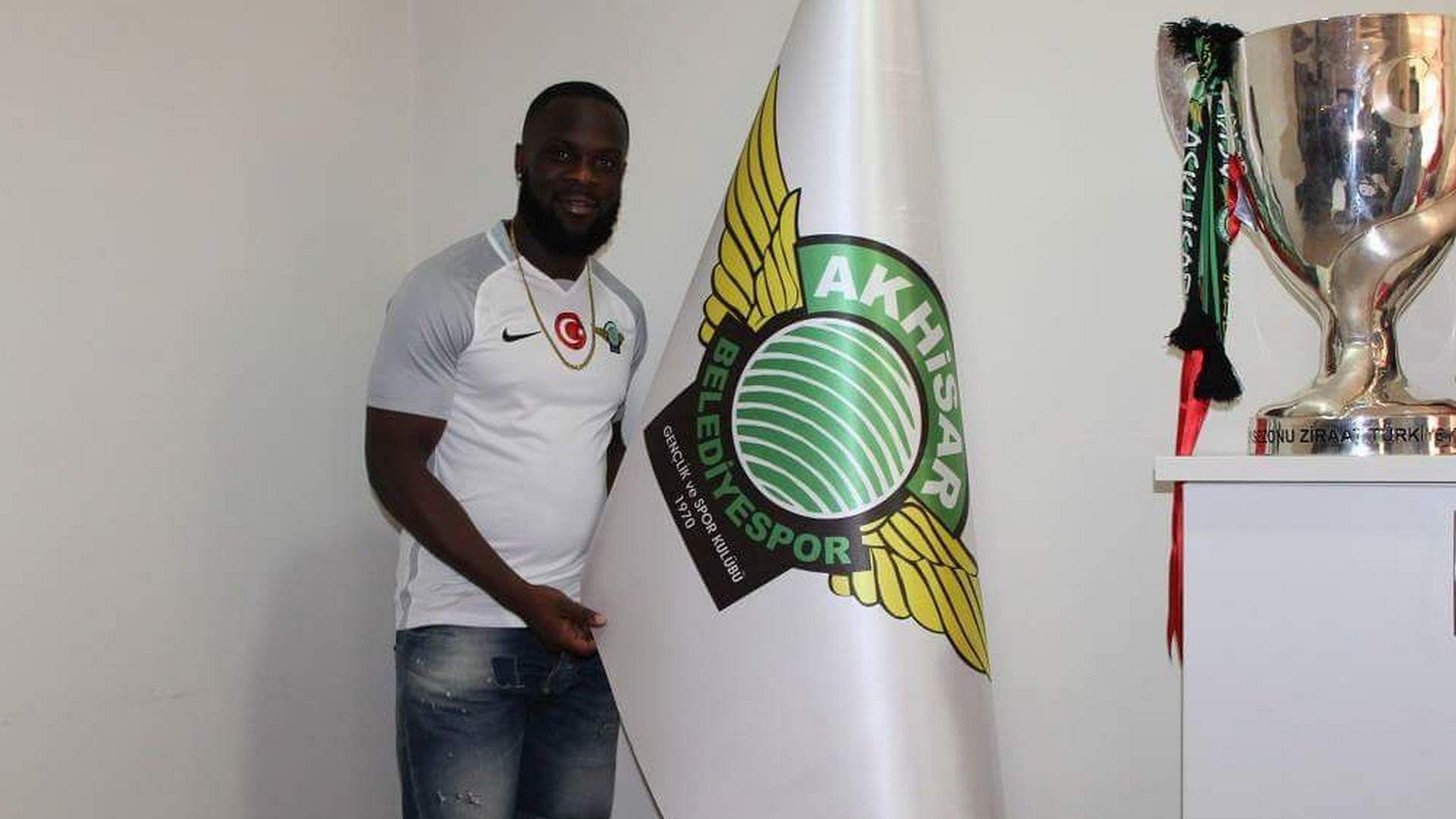 Elvis Manu Akhisarspor