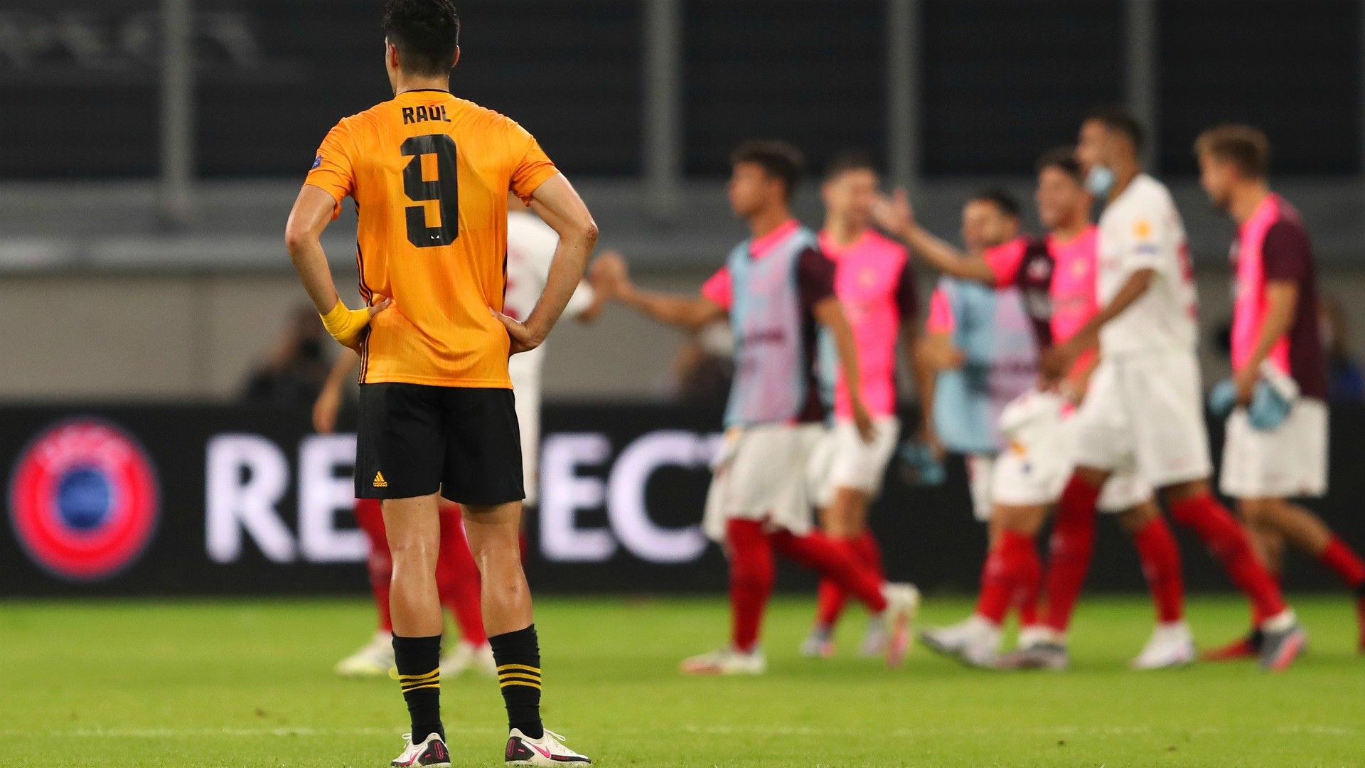 Raúl Jiménez Sevilla Wolves 110820