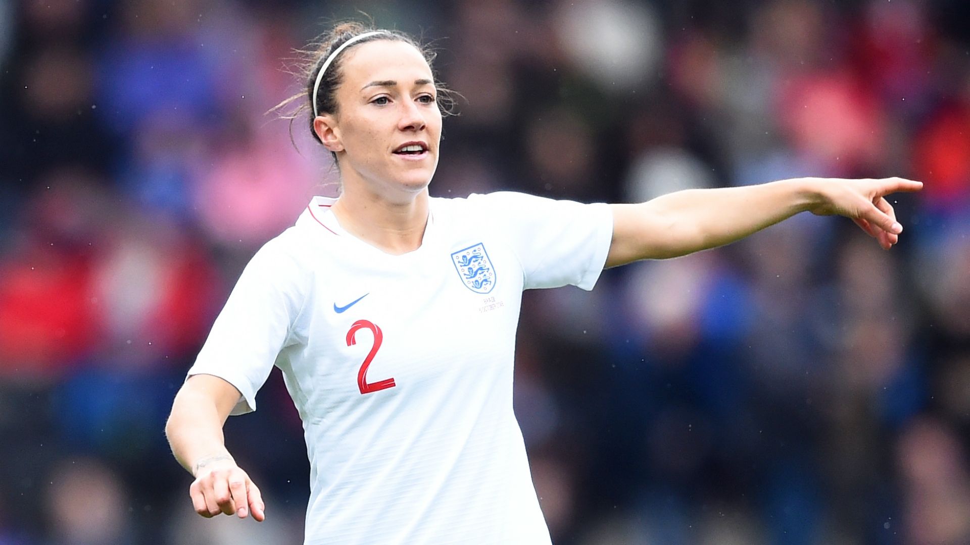 لوسي برونز إنجلترا