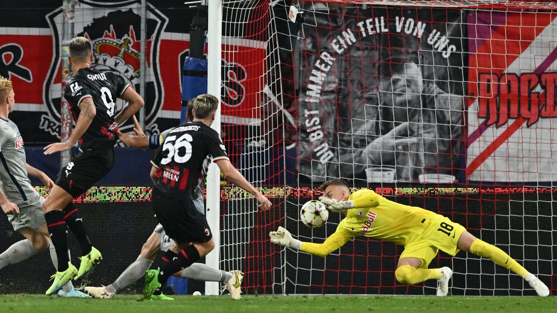 Saelemaekers celebrating Milan Champions League