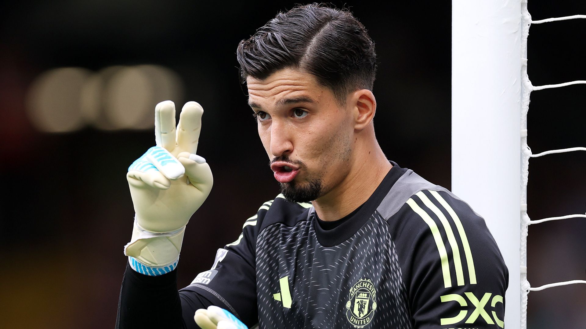 Altay Bayindir Manchester United 2025-26