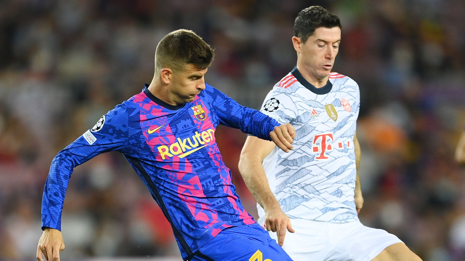 Piqué y Lewandowski, Barcelona vs. Bayern