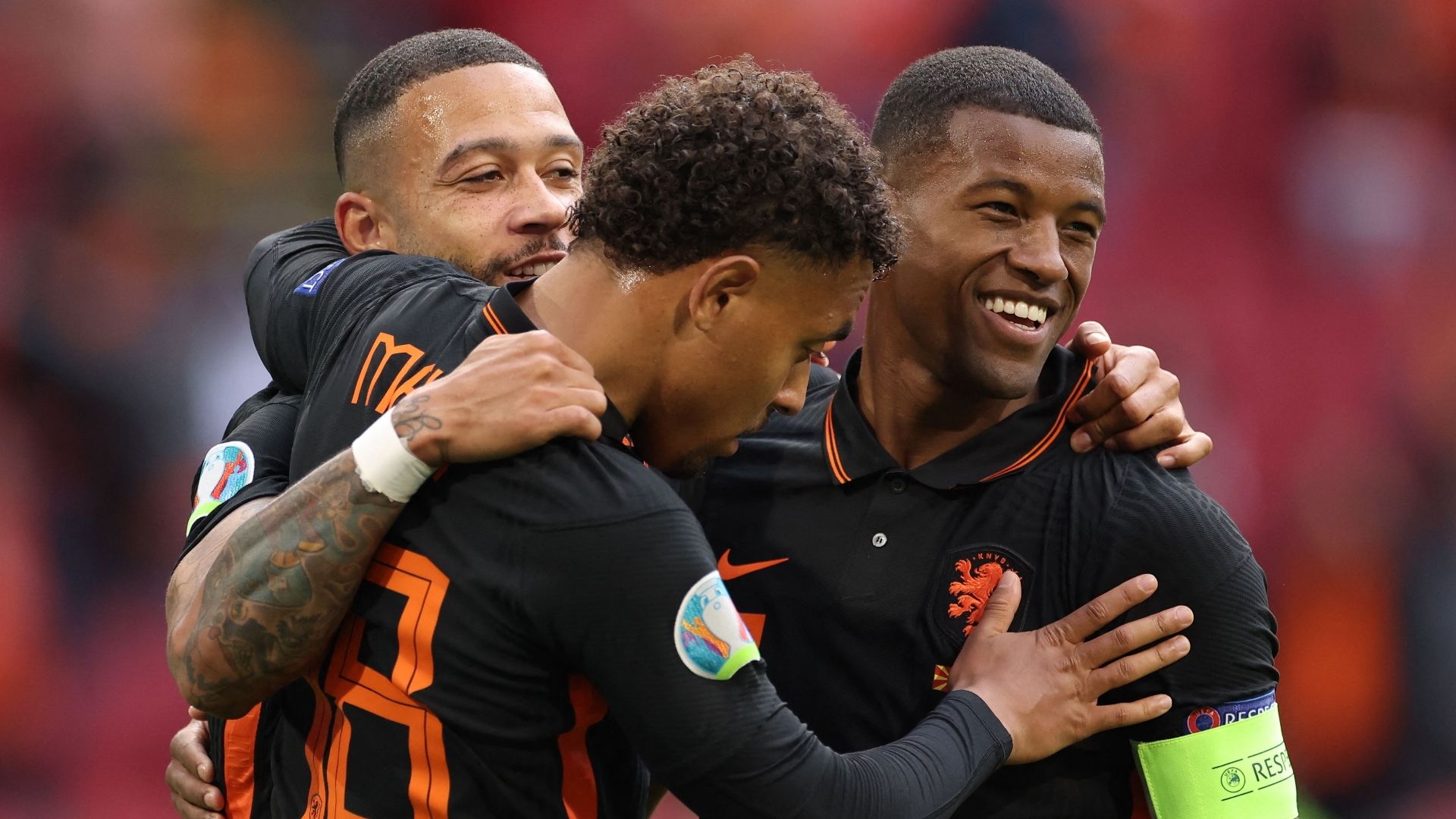 Netherlands celebrate vs North Macedonia, Wijnaldum, Memphis Depay