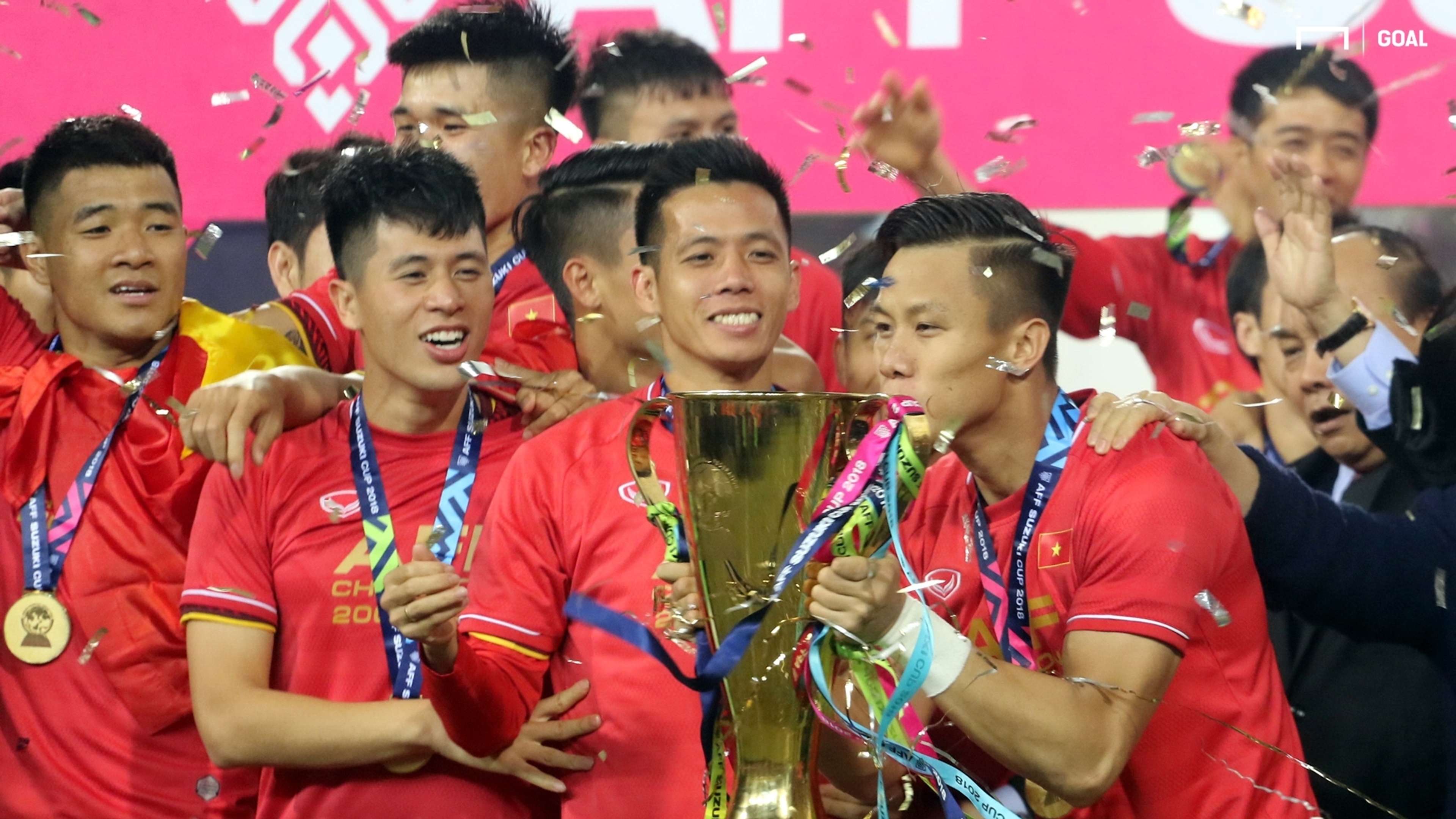 Que Ngoc Hai Nguyen Van Quyet Vietnam Malaysia AFF Cup 2018 final