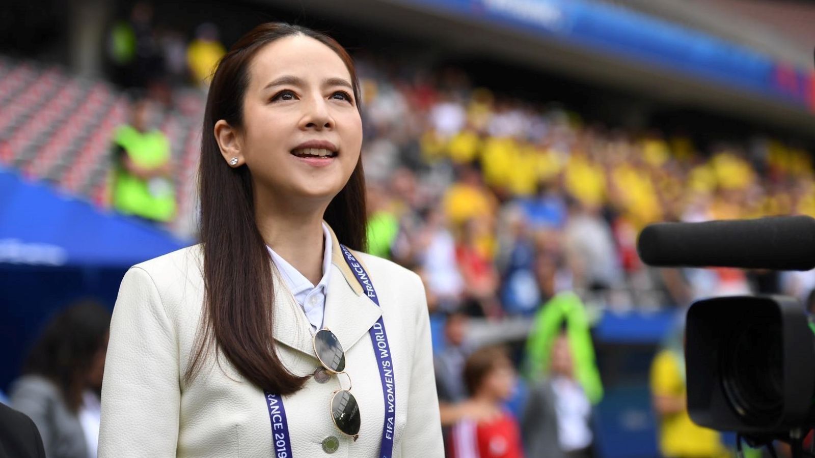 นวลพรรณ ลํ่าซำ