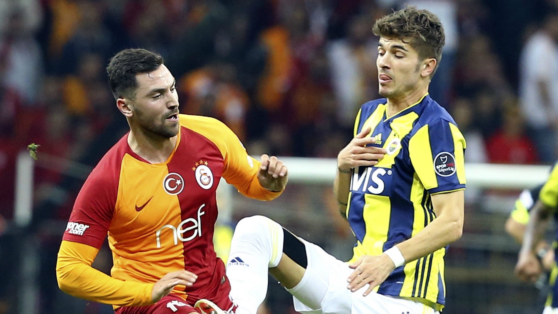 Galatasaray Fenerbahce Roman Neustadter Sinan Gumus 110218