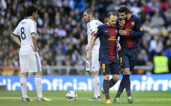 Kaká, Karim Benzema, Andrés Iniesta, Gerard Piqué Pepe, Lionel Messi - Real Madrid v Barcelona - Clasico