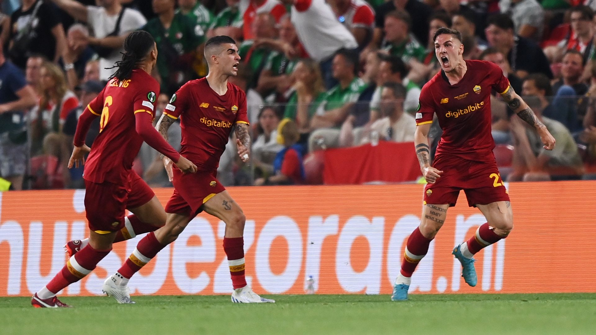 Zaniolo celebrating Roma Feyenoord Conference League