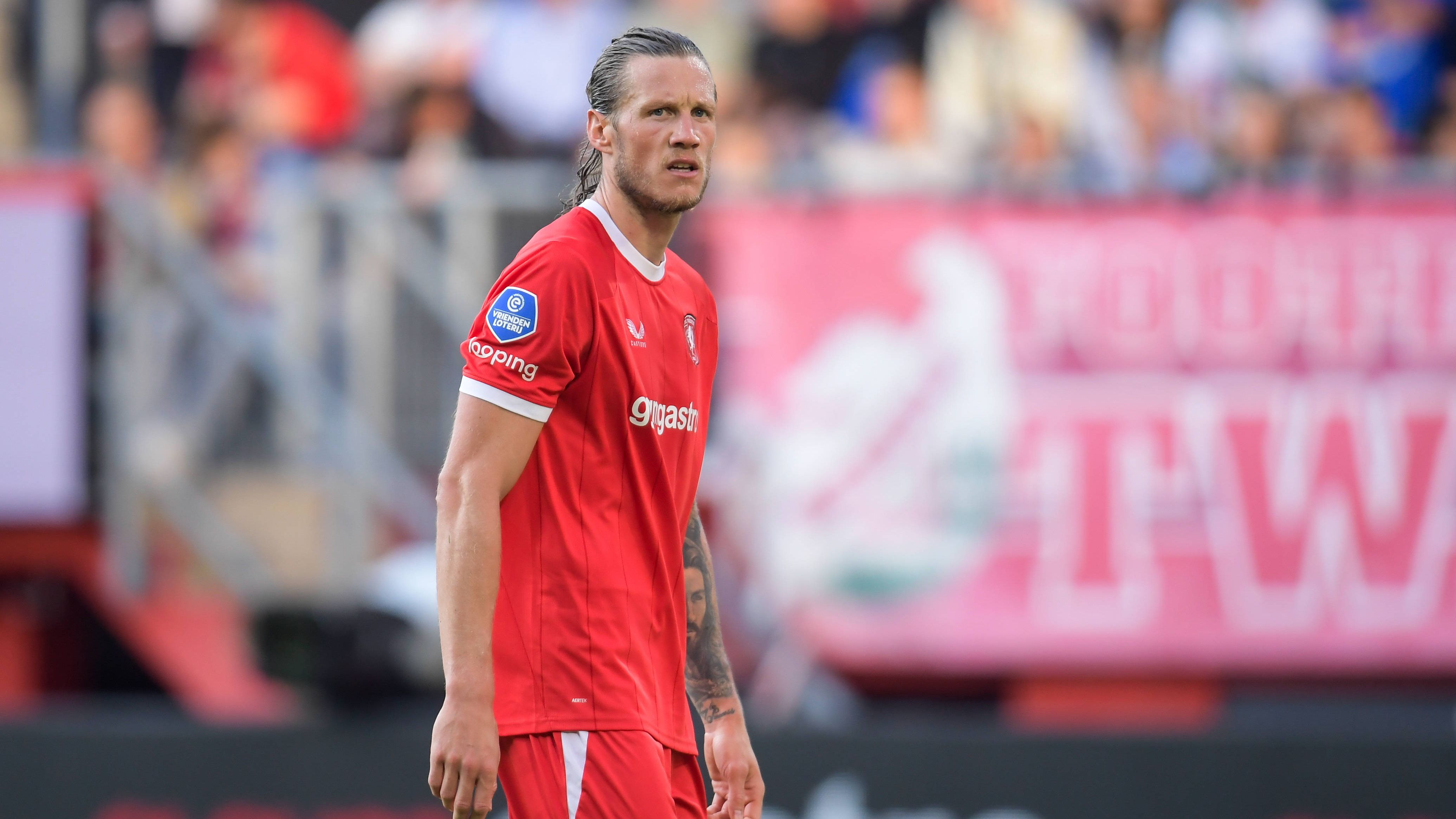 Wout Weghorst's arrival causes frustration in the FC Twente squad: 'He is  angry, pissed off!' | Goal.com South Africa