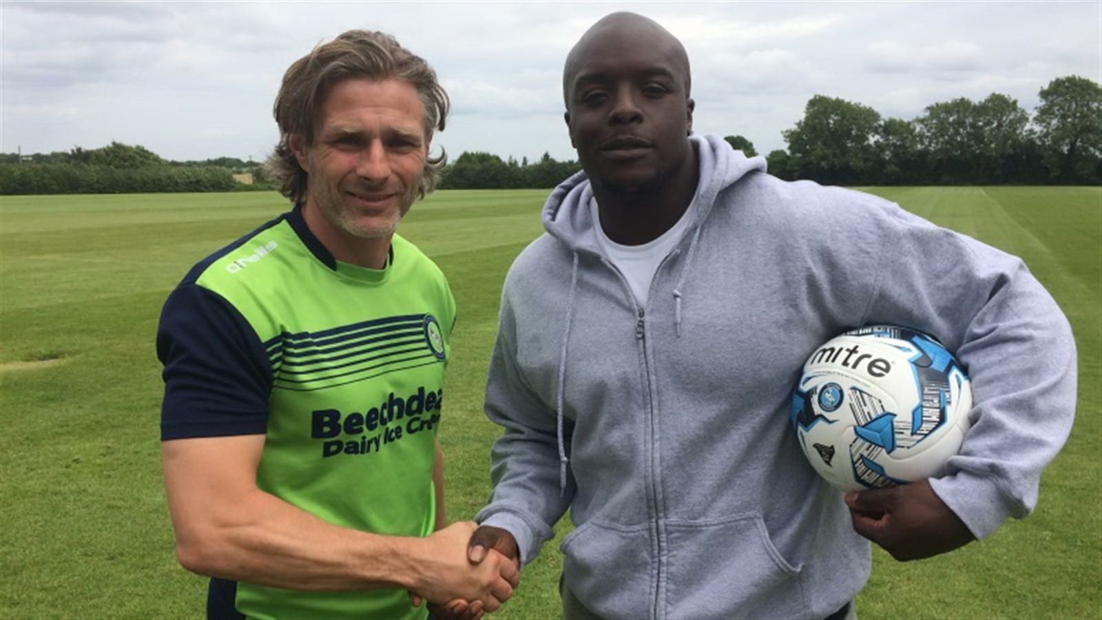 Adebayo Akinfenwa Gareth Ainsworth Wycombe Wanderers