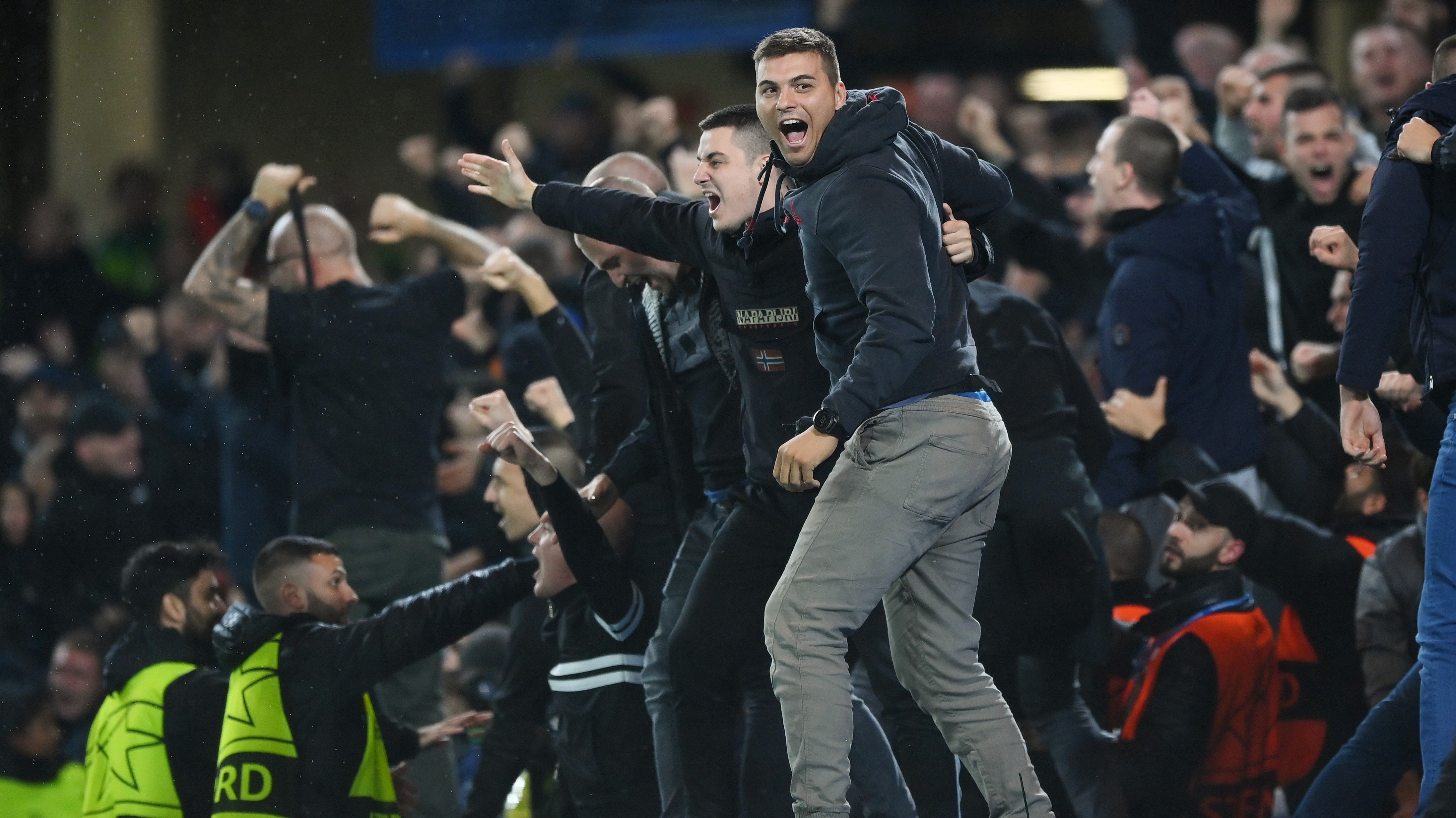 Dinamo Zagreb fans vs Chelsea