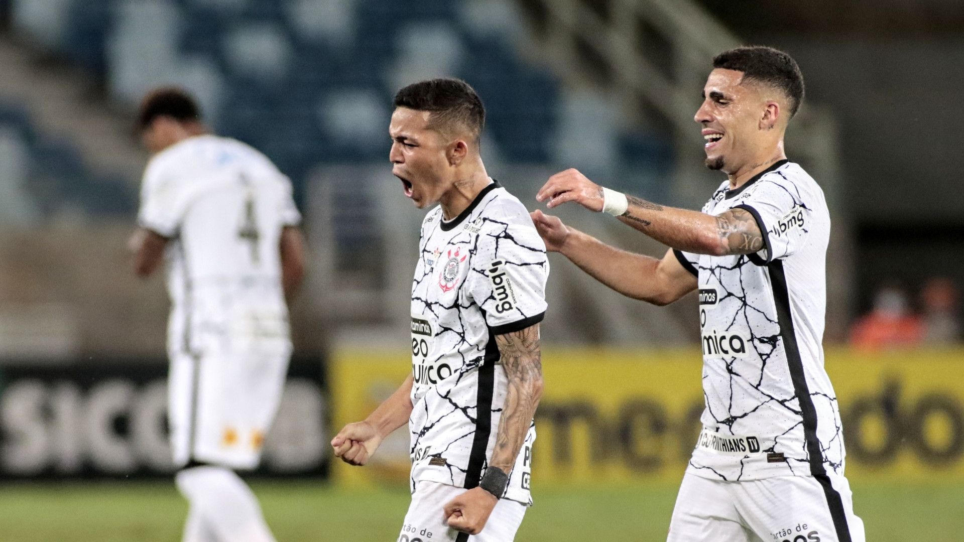 Adson, Gabriel em Cuiabá x Corinthians, Brasileirão, 26072021