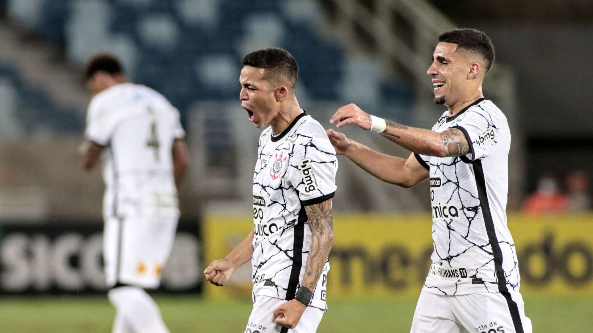 Adson, Gabriel em Cuiabá x Corinthians, Brasileirão, 26072021