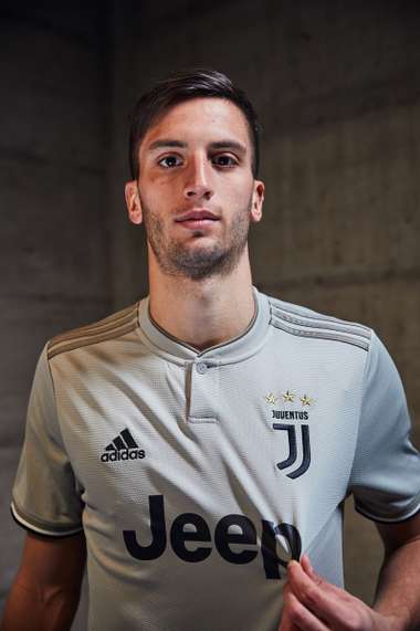 Juventus Away Kit 2018/2019