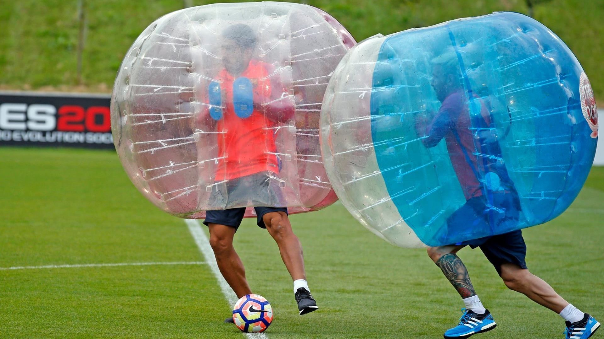 Luis Suarez Lionel Messi Barcelona train balloon