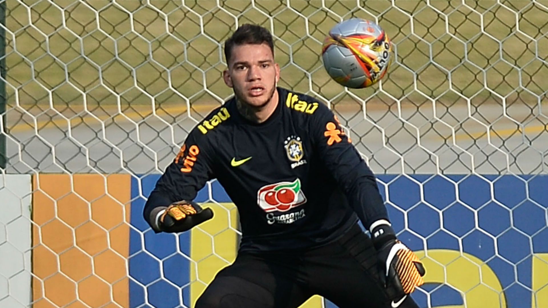 Ederson treino Seleção Brasil 03 10 2017