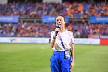 นวลพรรณ ล่ำซำ