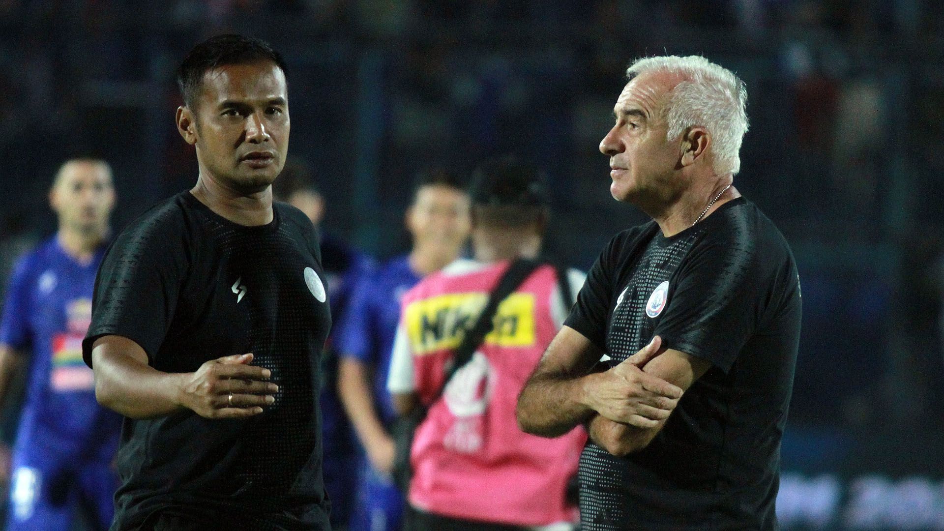 Mario Gomez  & Charis Yulianto - Arema FC