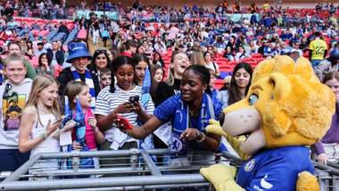Chelsea fans FA Cup final 2022-23