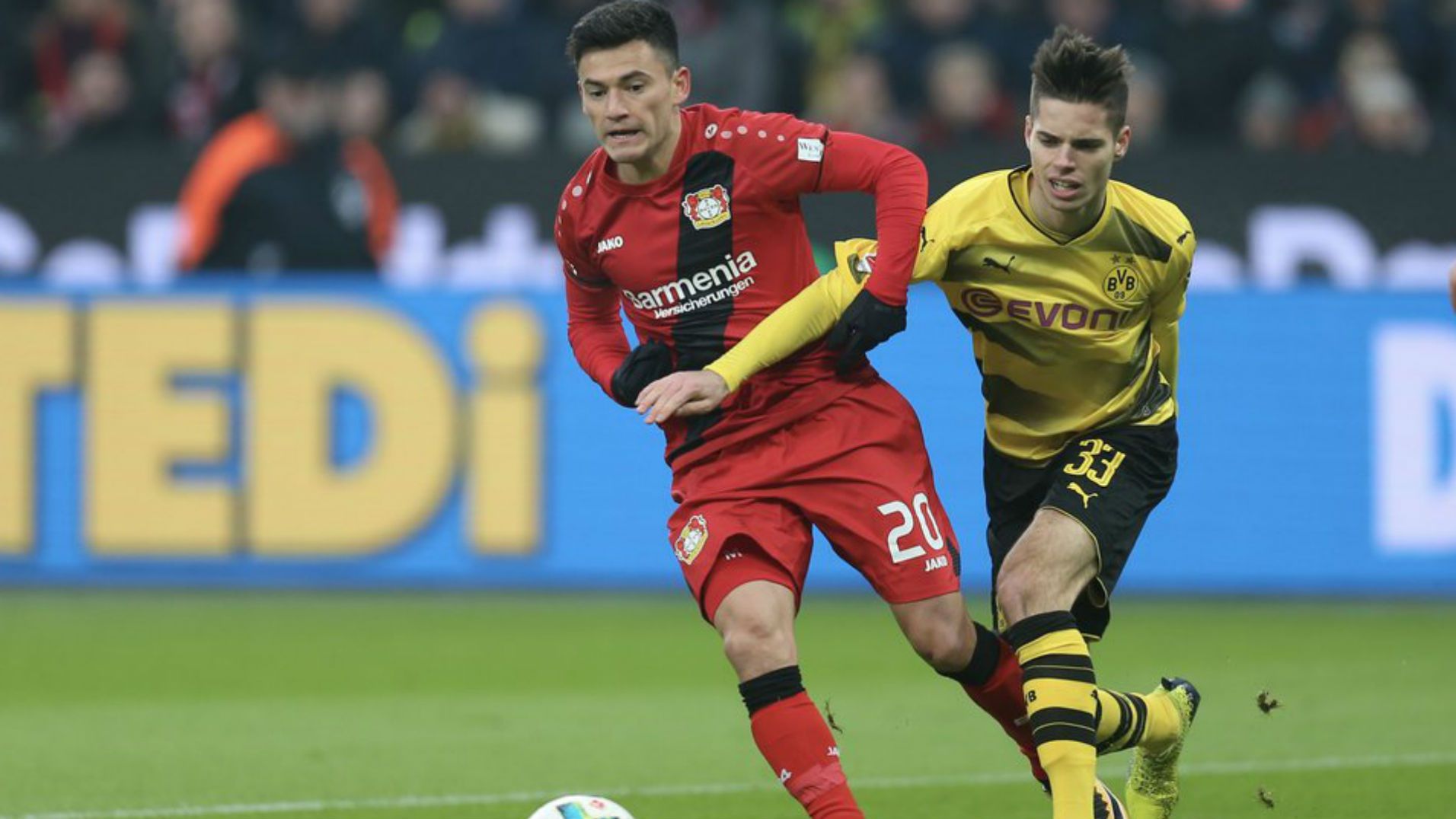 Charles Aránguiz Bayer Leverkusen Julian Weigl Borussia Dortmund 021217
