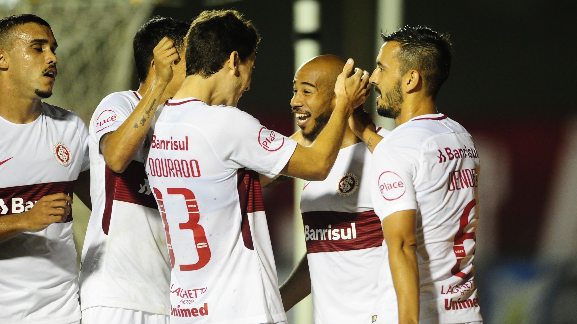 Patrick Vitoria Internacional Brasileirao Serie A 30052018