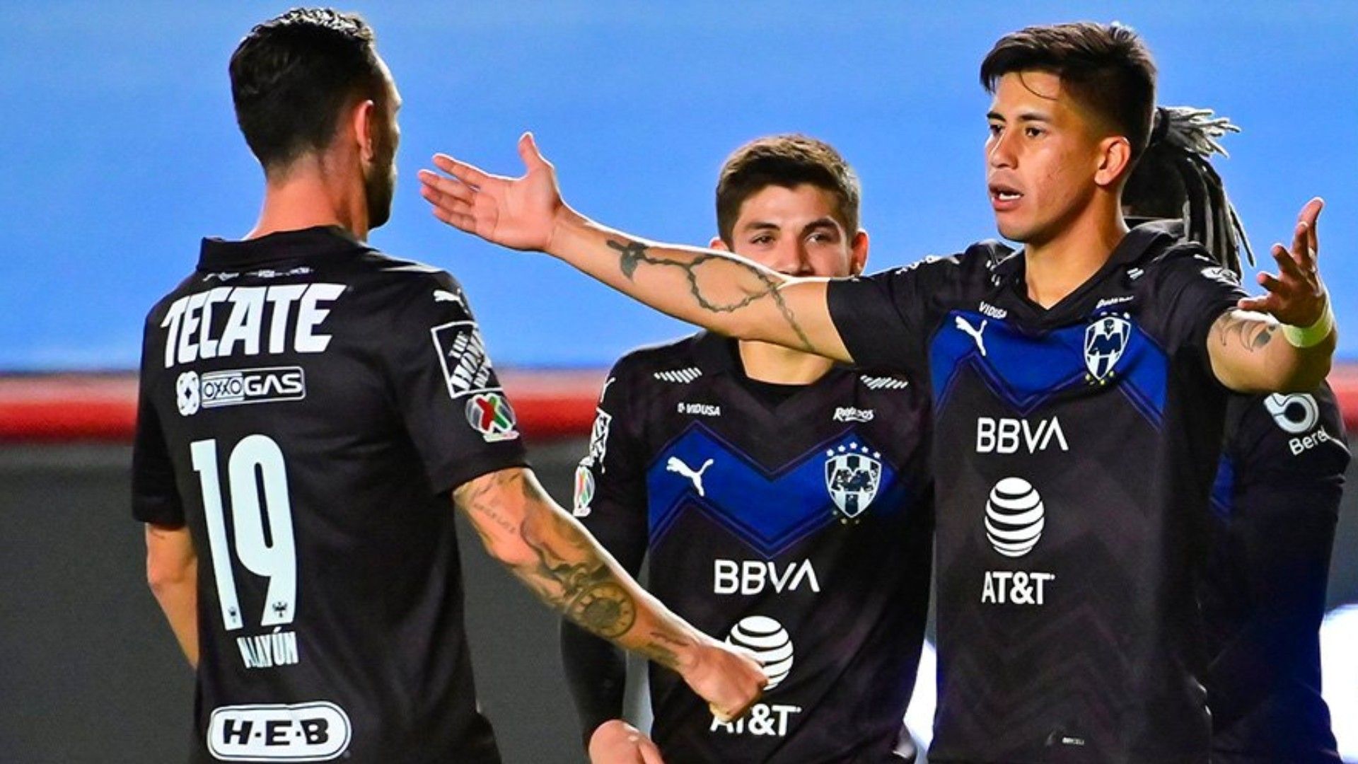 Maxi Meza Miguel Layún Rayados Monterrey Guardianes 2021