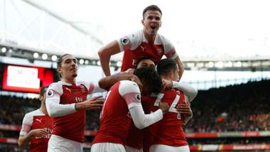 Rob Holding Aubameyang Arsenal Tottenham Premier League 02122018