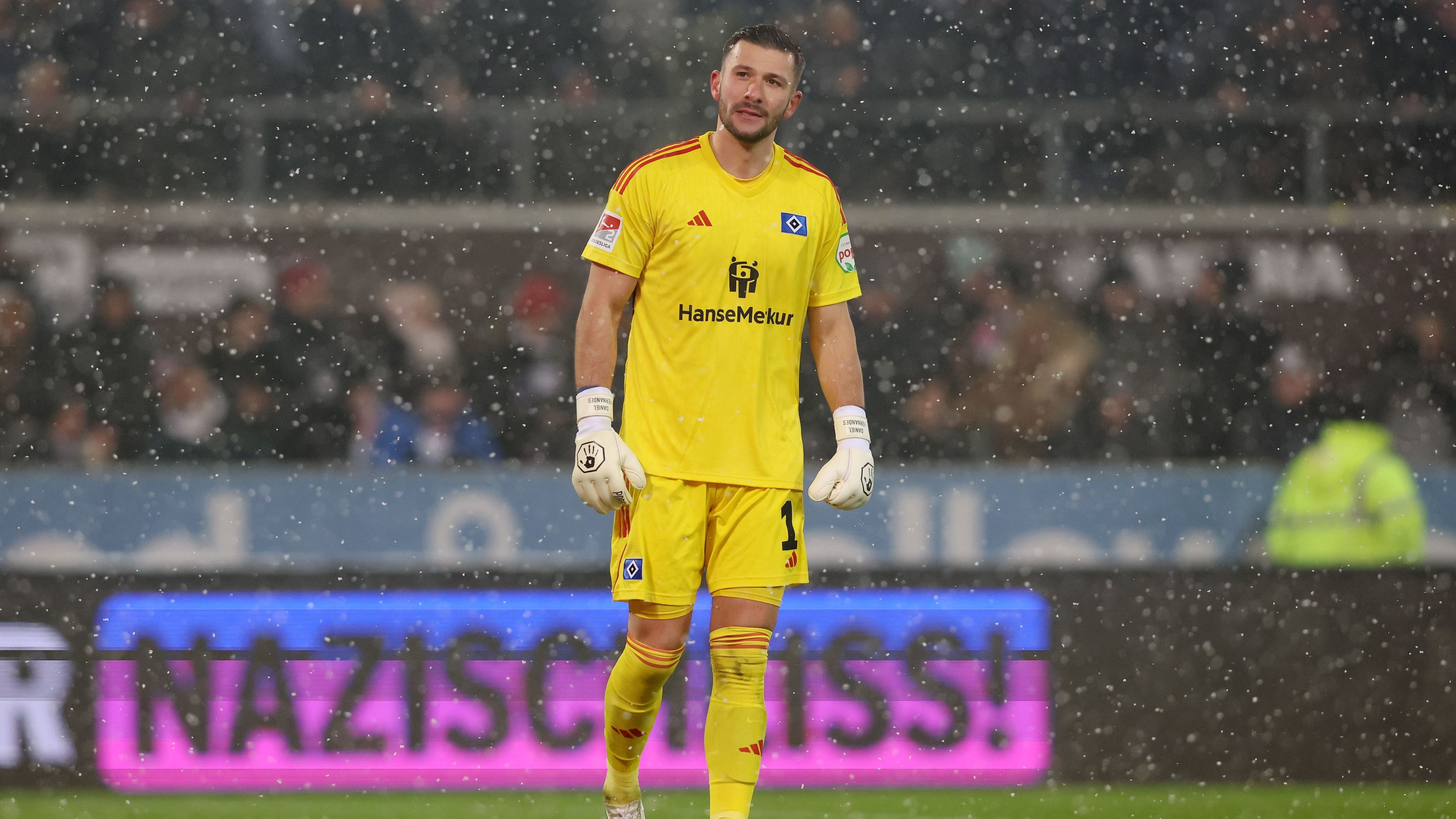 Daniel Heuer Fernandes of Hamburger SV
