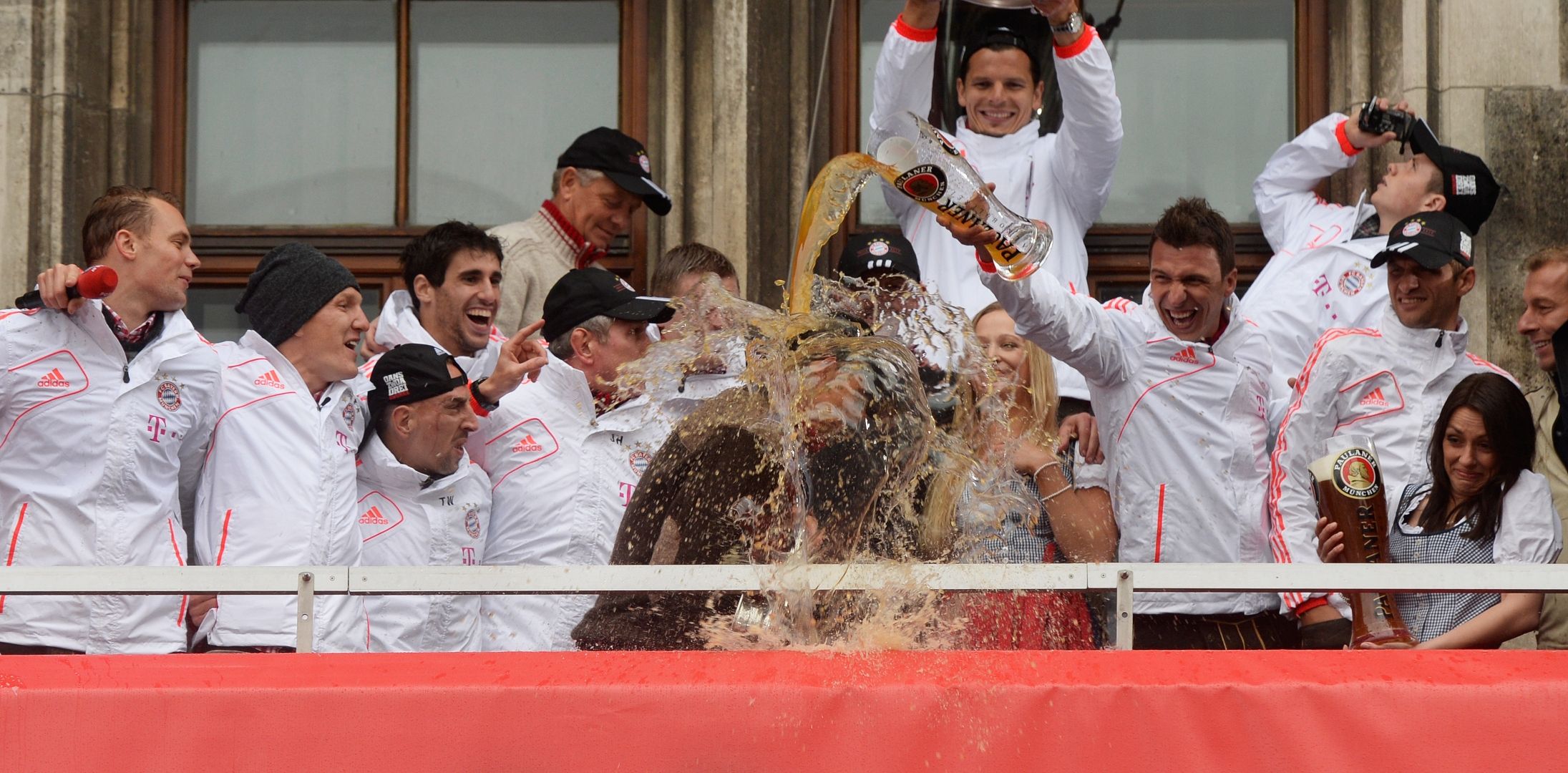 Mandzukic Bayern Munich Triplete ONLY EMBED