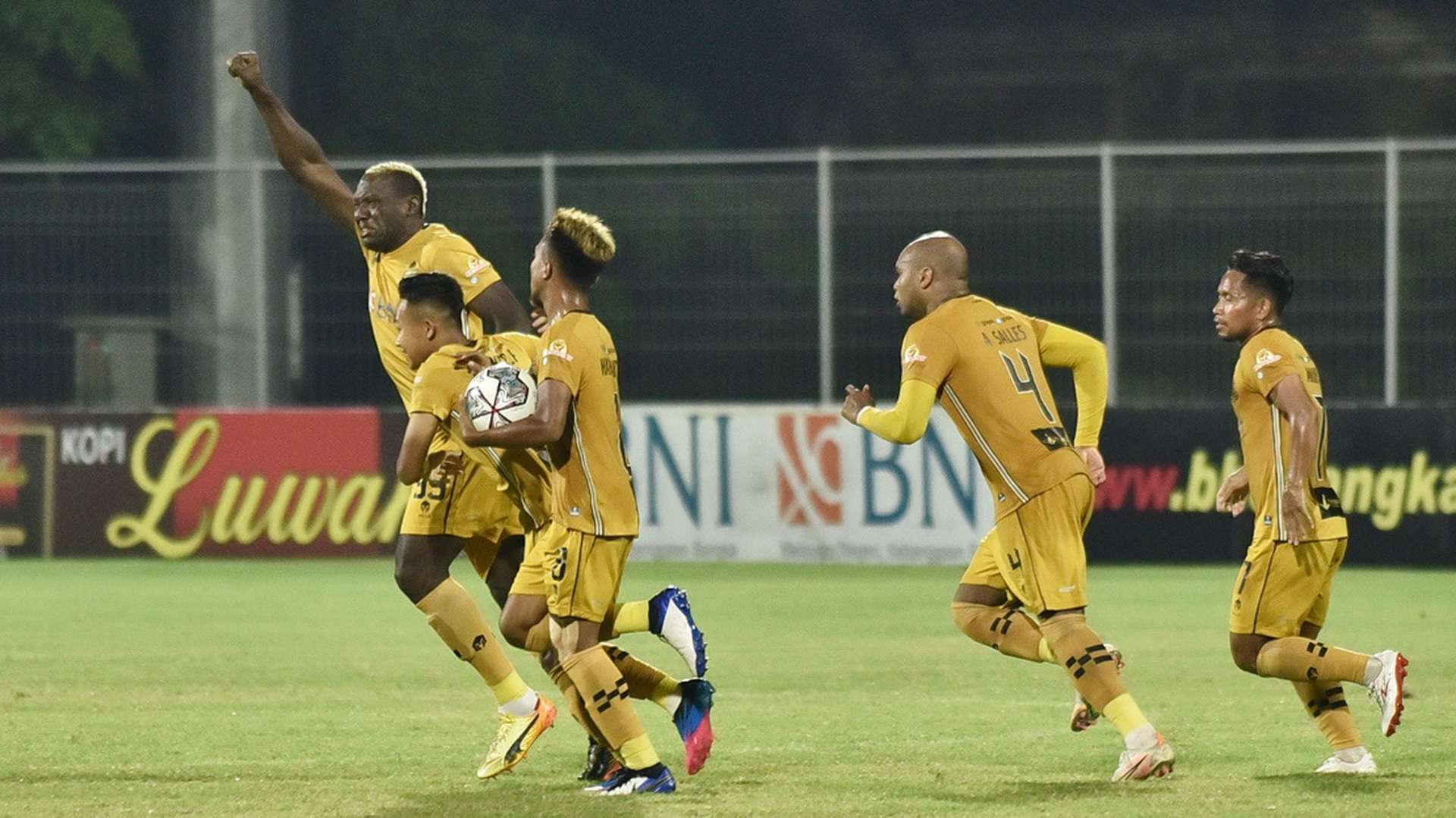 Selebrasi Herman Dzumafo Bhayangkara FC 2021-2022