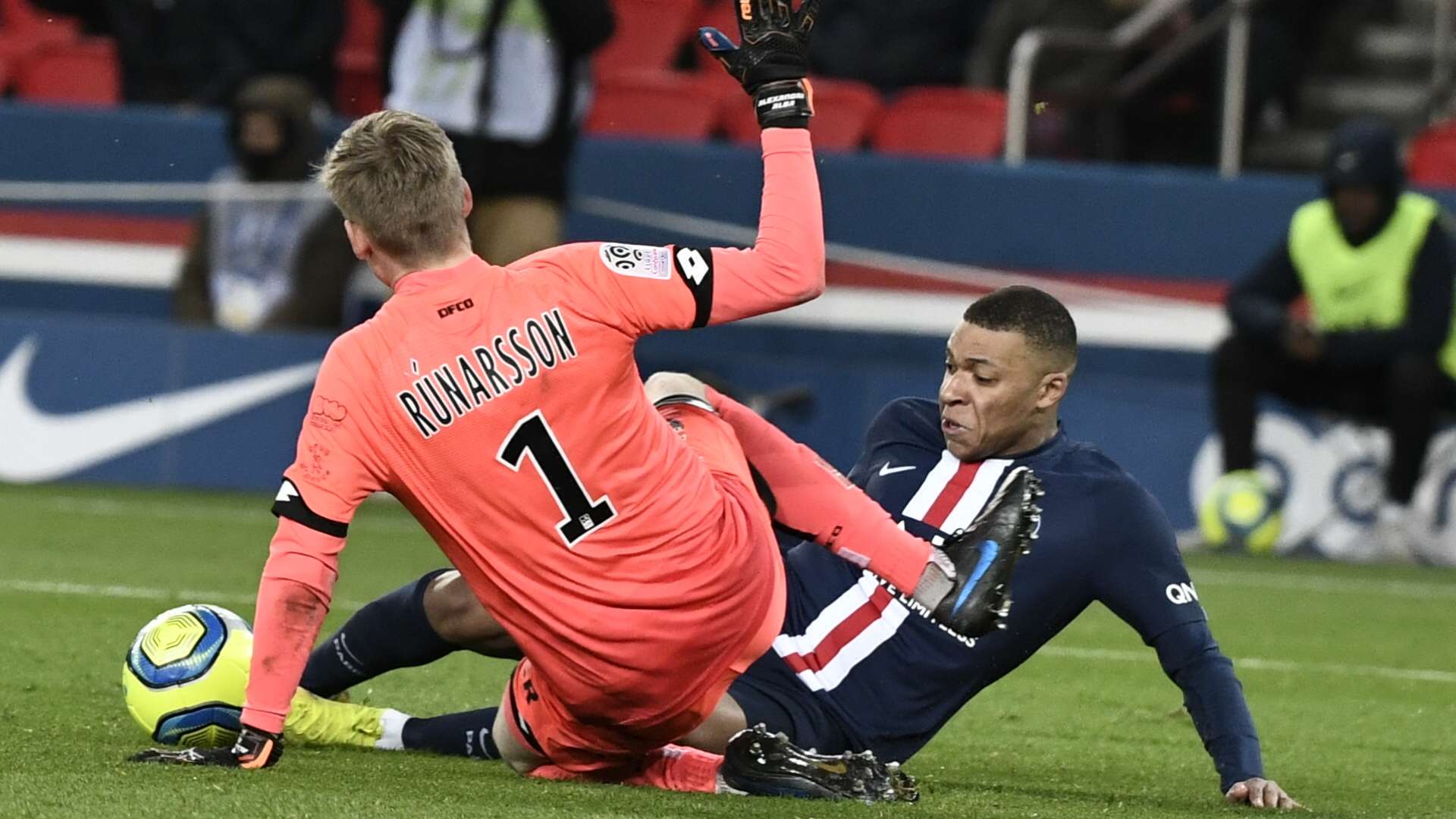 Kylian Mbappé Runar Alex Runarsson PSG Dijon