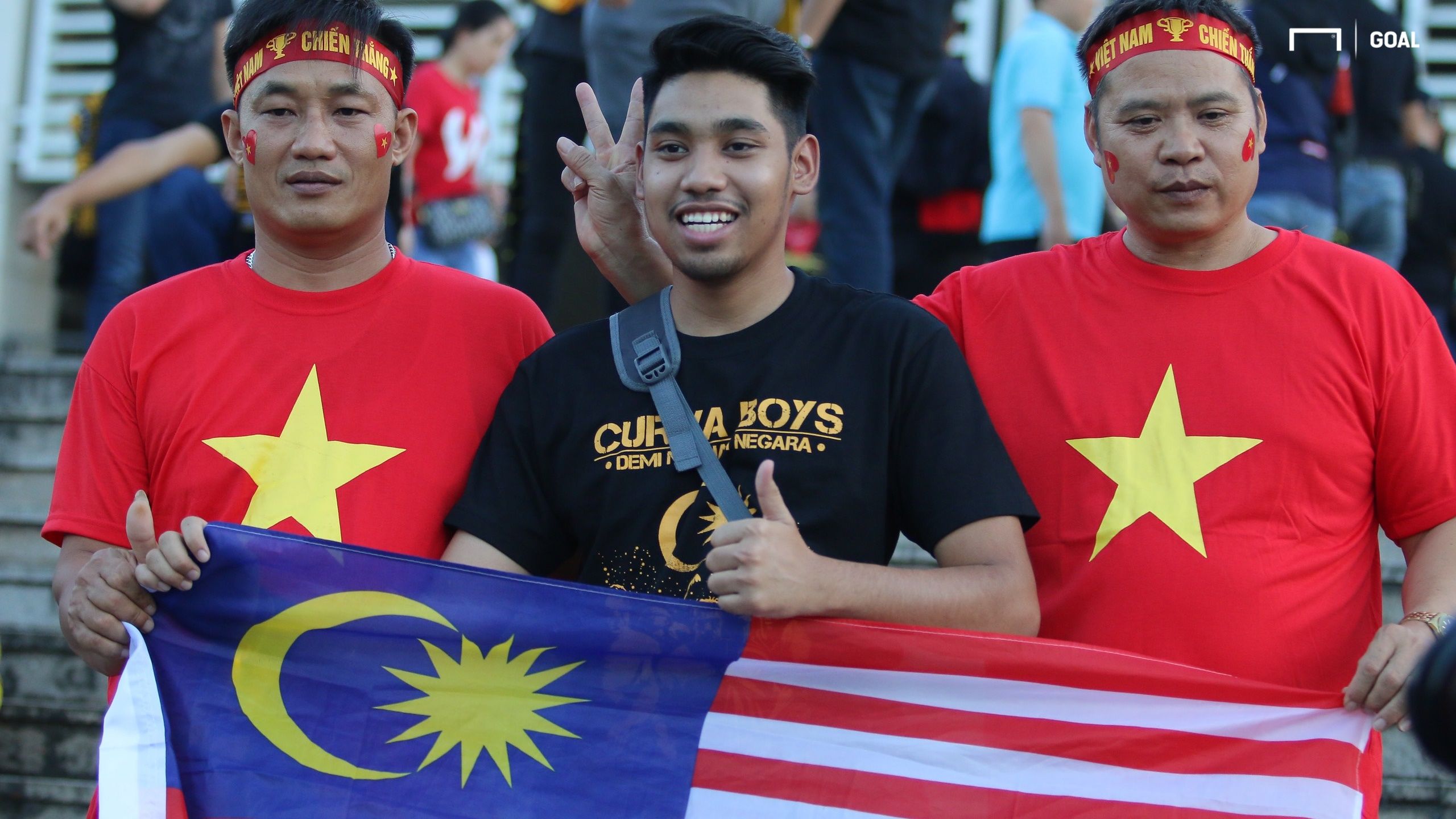 Vietnamese - Malaysian supporters | My Dinh Stadium | World Cup 2022 Qualification (AFC)