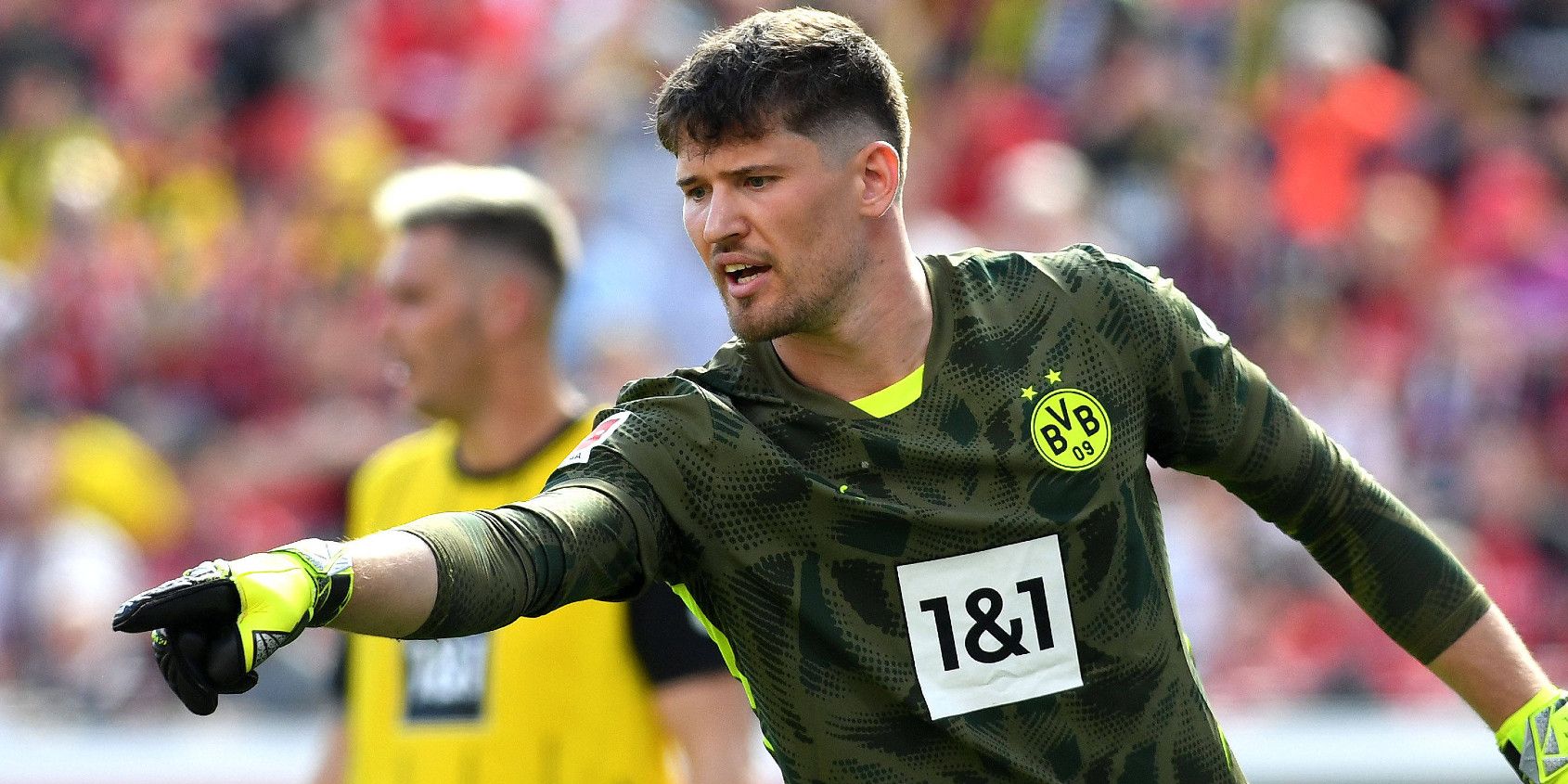 GREGOR KOBEL BORUSSIA DORTMUND