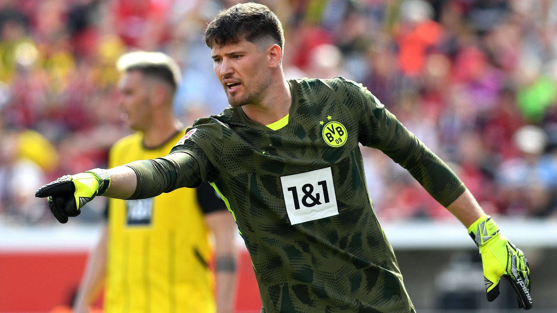 GREGOR KOBEL BORUSSIA DORTMUND