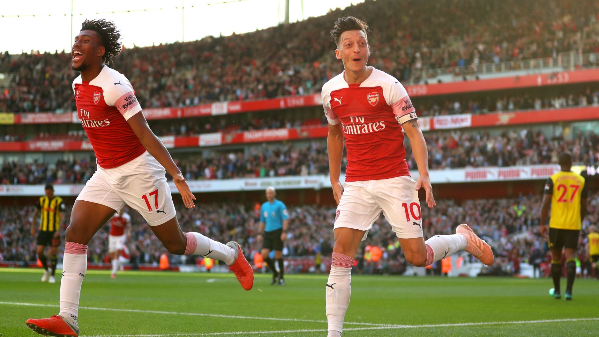 Alex Iwobi, Mesut Ozil