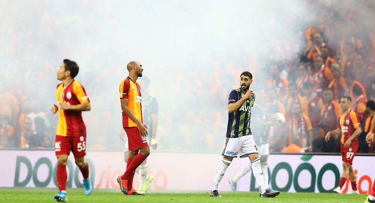 Steven Nzonzi Tolga Cigerci Galatasaray Fenerbahce 09/28/19