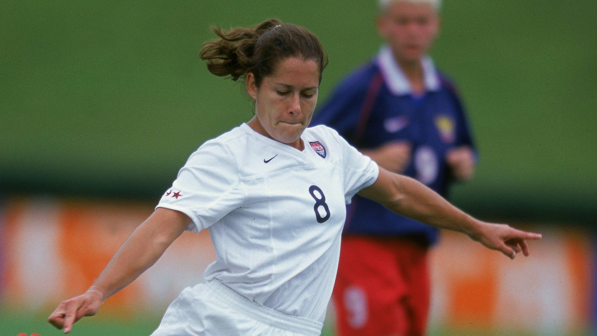 Shannon MacMillan USWNT 2000