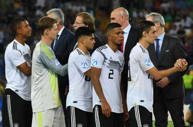 U21 Germany Amiri Henrichs Nübel medal ceremony