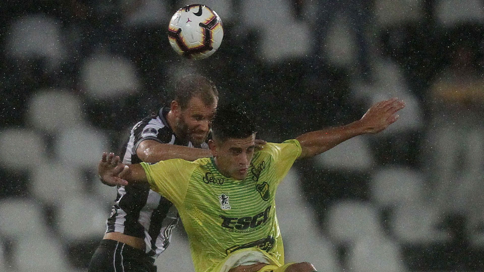 Joel Carli Botafogo Defensa y Justicia Sul-Americana 18 02 2019