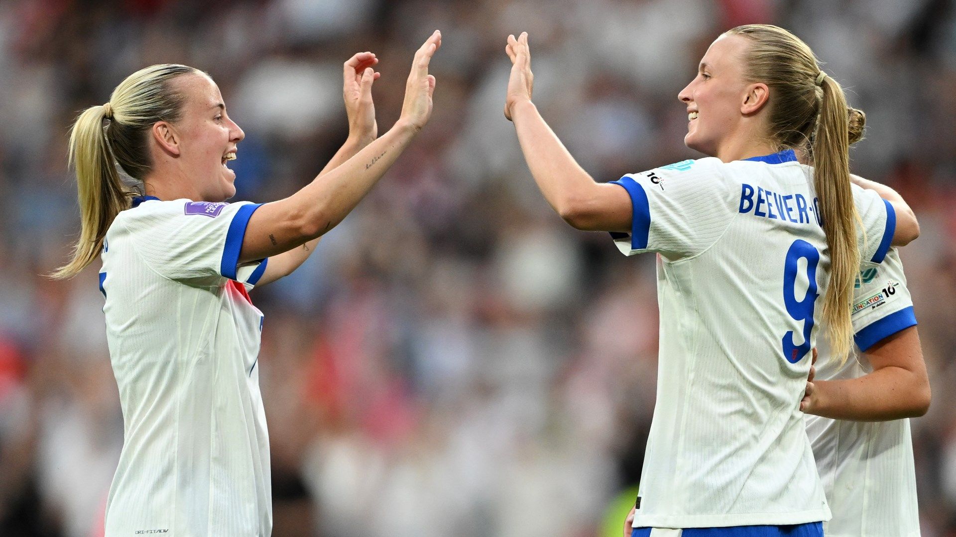 Beth Mead Aggie Beever-Jones England Women 2025