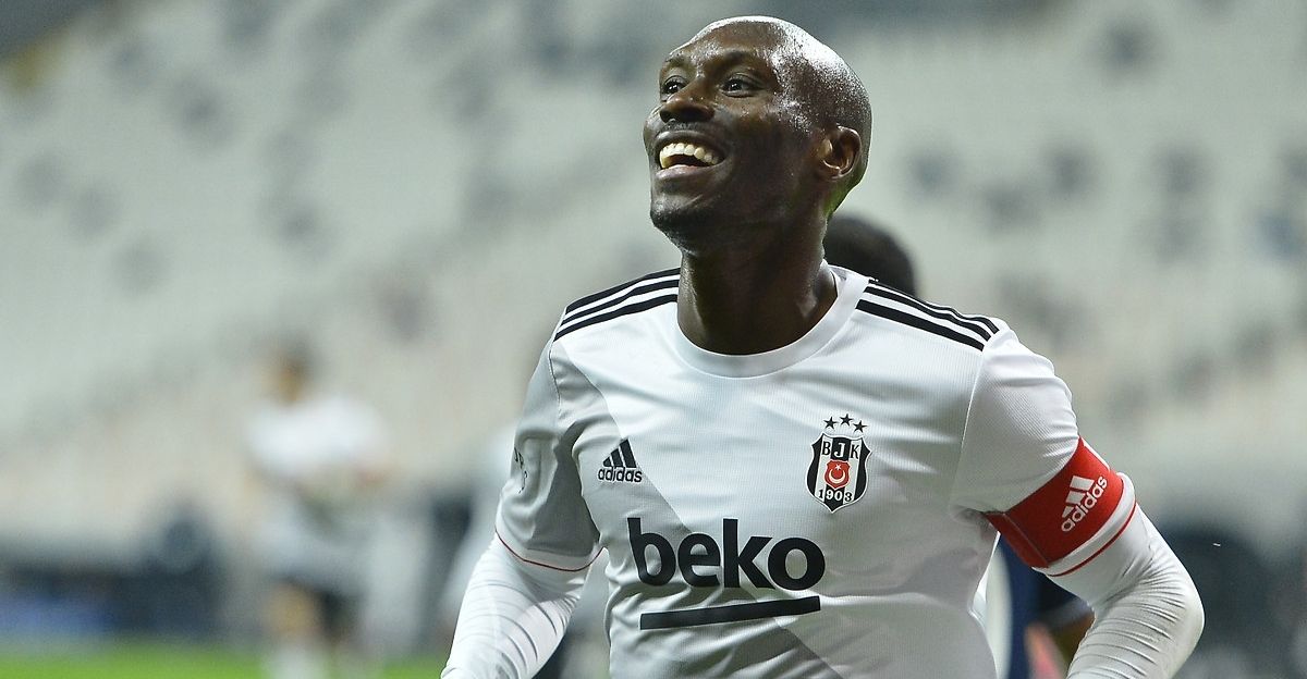 Atiba Hutchinson Besiktas Kasimpasa 12/04/20