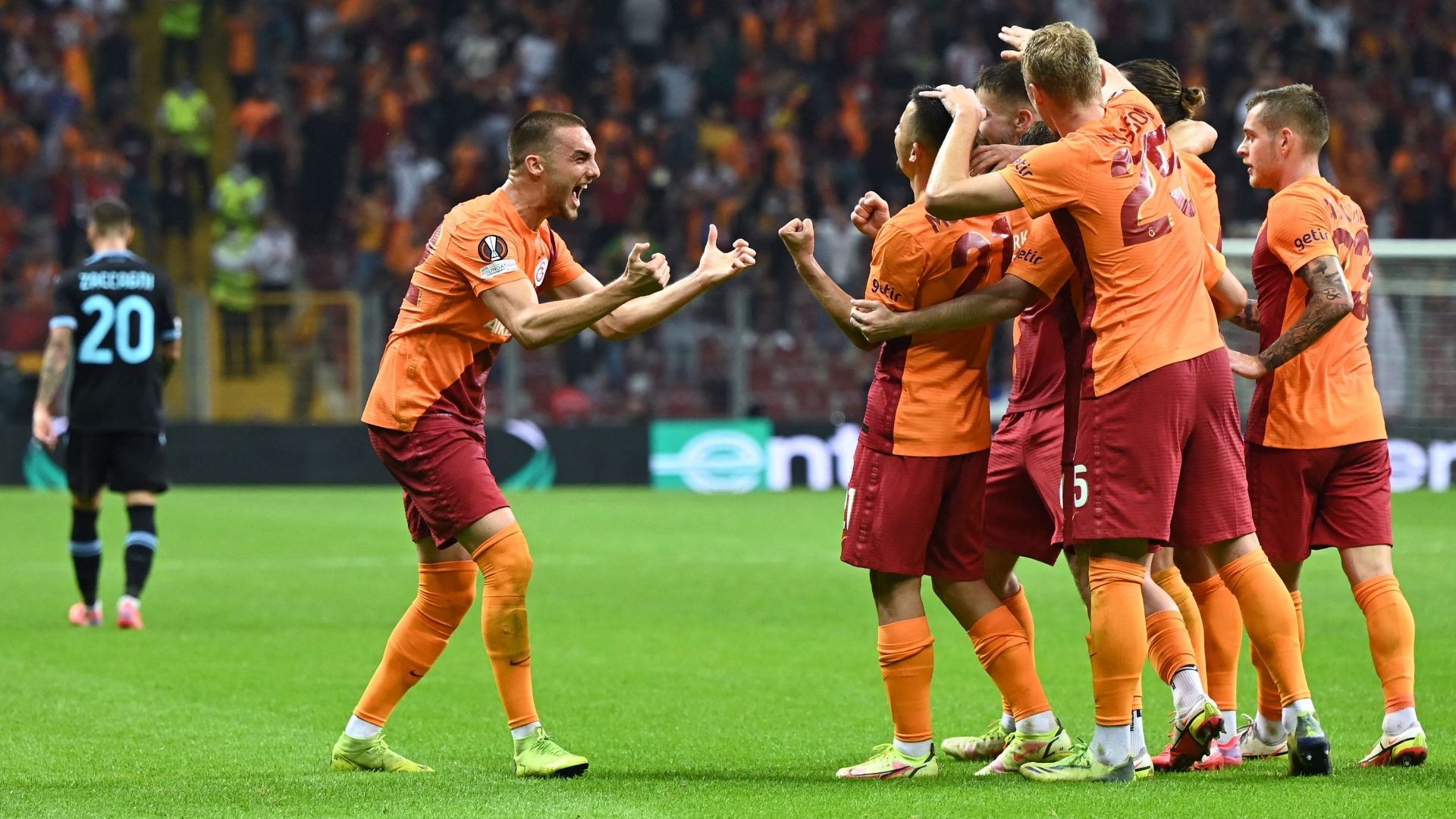 Galatasaray Lazio celebrating Europa League